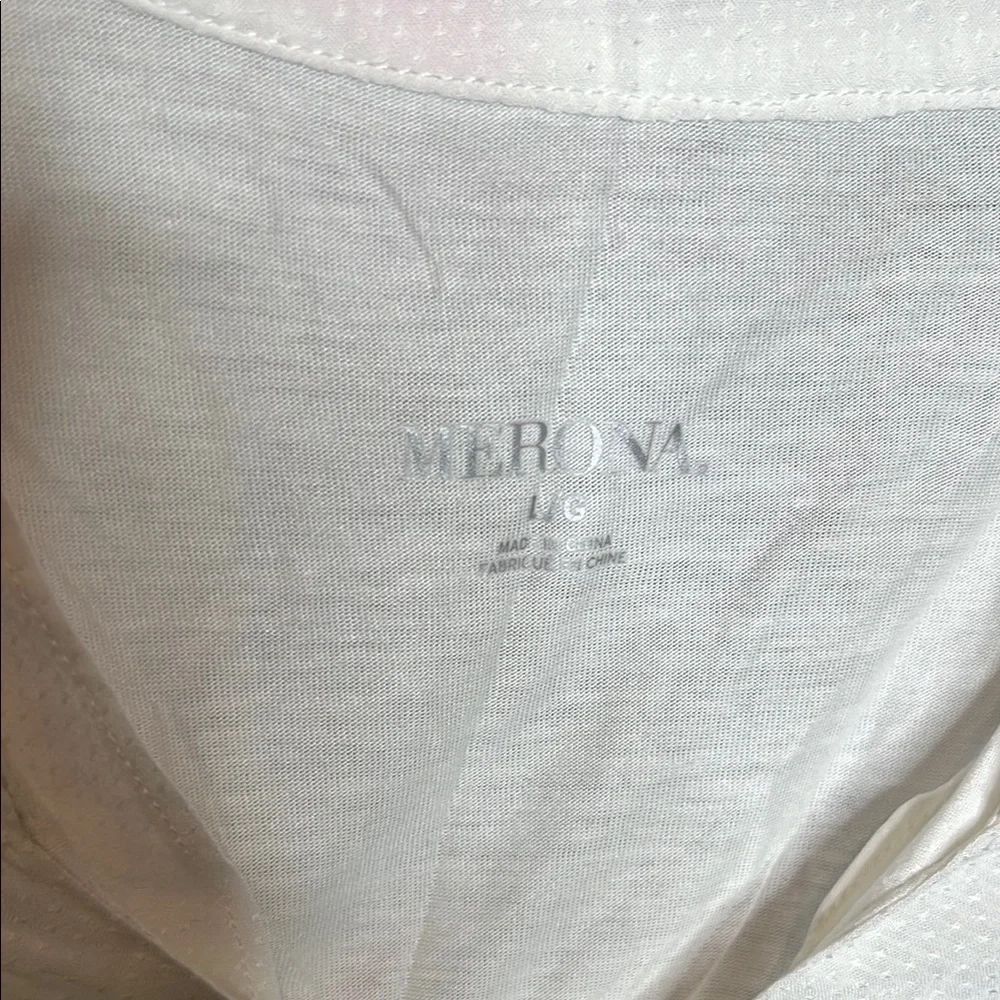 White Sleeveless Button-Down Top - Picture 5 of 8